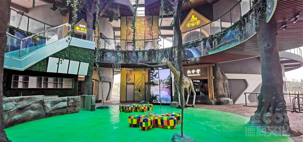 在科技展廳設(shè)計中，如何運用人工智能技術(shù)提供個性化的參觀體驗？