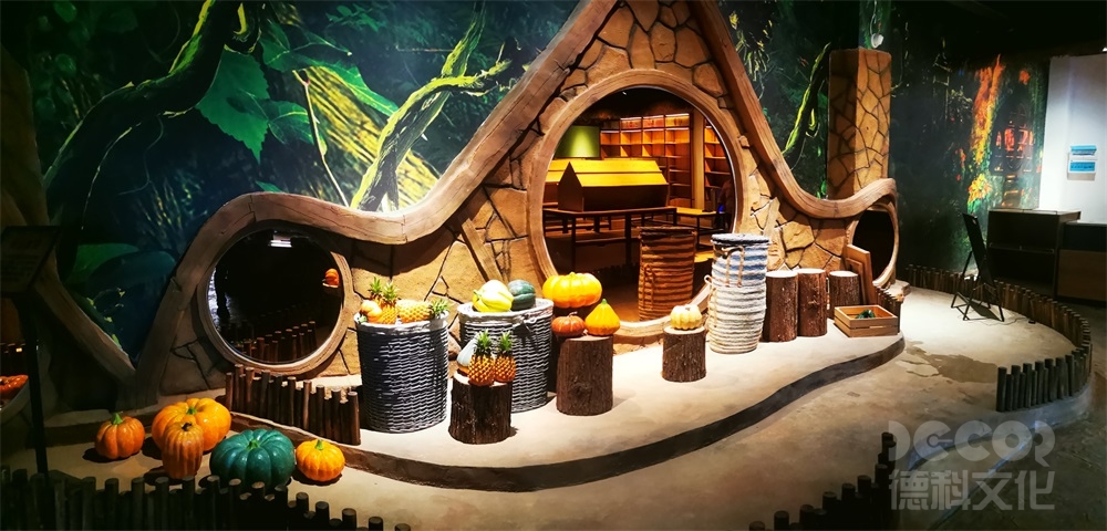 博物館設(shè)計(jì)中如何考慮不同季節(jié)和天氣條件下的展覽效果？